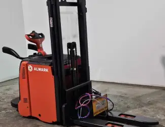 Зображення для оголошення Поводковий штабелер Linde L12AP 2019 р. 756 мг 2924 мм підйом 1915мм габарит