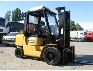 Зображення для оголошення Дизельный вилочный автопогрузчик Caterpillar DP30K грузоподъёмностью 3 тонны