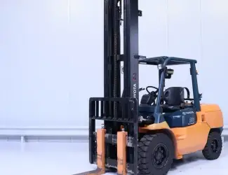 Зображення для оголошення Погрузчик Toyota 02-7FGA50, 2013 г., 5т., газ+бензин, 2370 м/ч