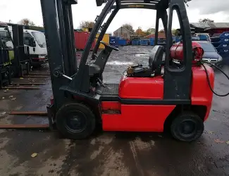 Зображення для оголошення Газовый погрузчик Nissan FG25