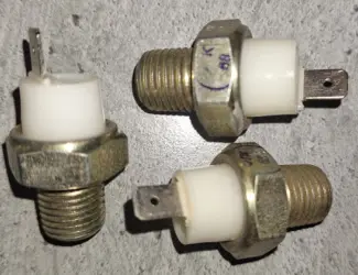 Зображення для оголошення Датчик аварійного тиску масла ММ111Б