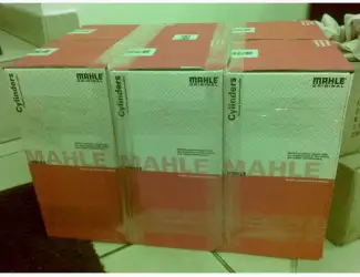 Поршнева група MAHLE на MAN
