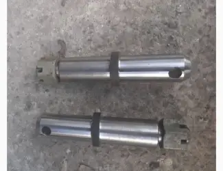 Палец автосцепки Т-150 с гайкой