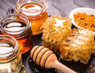 Зображення для оголошення Продам Мед, соти, з власної лісової пасіки,