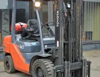 Зображення для оголошення Вилковий навантажувач кара 3т. Toyota 02-8FGF30 2013р. 4м. підйом