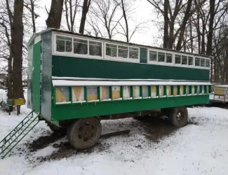 Бджолопавільйон!