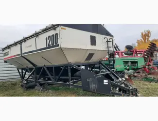 Зерновий бункер перевантажувач накопичувач BOURGAULT GC1200
