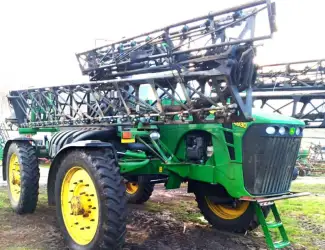 Обприскувач самохідний John Deere 4930