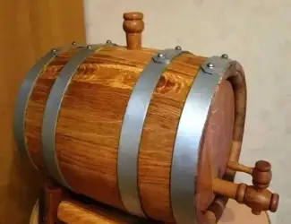 Дубова бочка для вина, віскі, коньяку, солінь