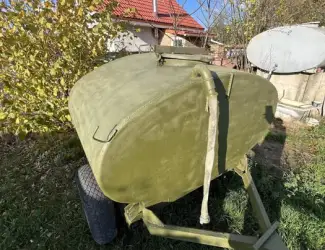 Причіпна бочка для рідини на 2 куба