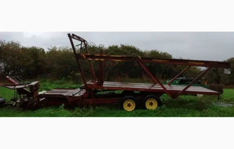 Самозавантажувальний причіп NEW HOLLAND 1006