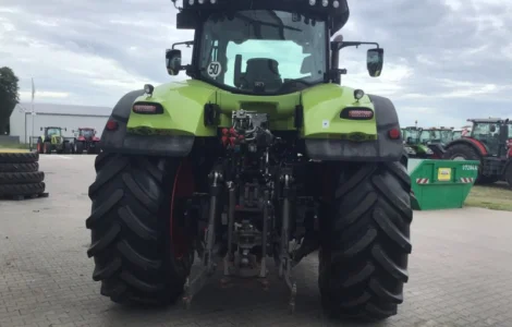Трактор Claas Axion 940 C-MATIC