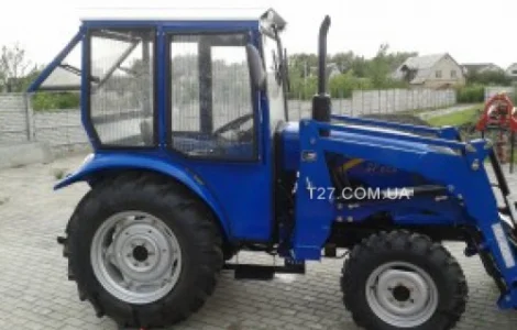 Трактор Dongfeng-404C (Донгфенг-404С) с кабиной, сделанной в Украине
