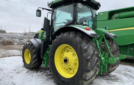 Трактор John Deere 7260R