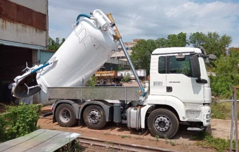 Ассенизатор комбинированная вакуумная цистерна