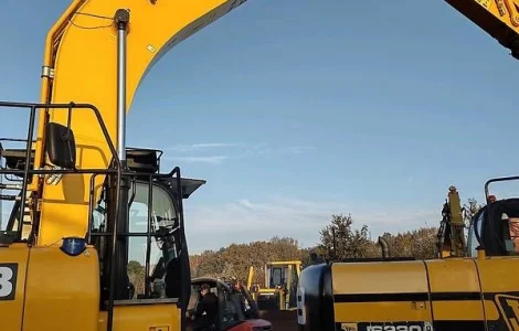 Гусеничний екскаватор JCB 220 2017 рв відмінний стан