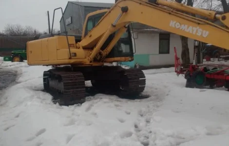 Продам екскаватор гусеничний Komatsu PC 160