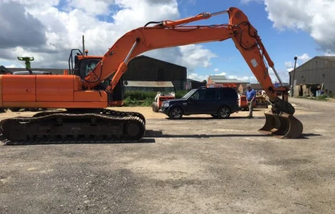 Гусеничный экскаватор Doosan DX 225 LC-3 2011 года