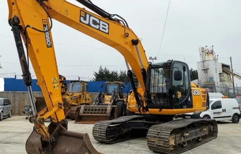 Строительная техника б/у. Гусеничный экскаватор JCB JS220 LC