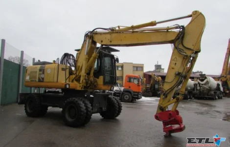 Колесный экскаватор Komatsu PW180-7K