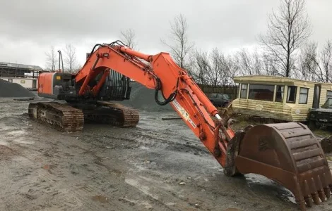 Гусеничный экскаватор Hitachi ZX210 LC-3. В наличии и под заказ