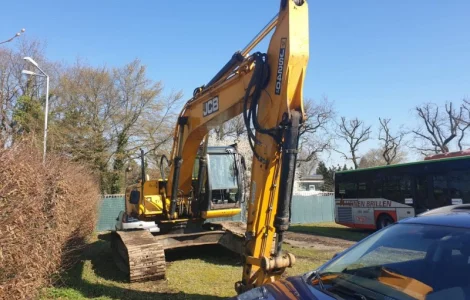 Гусеничный экскаватор JCB JS240LC. В Наличии