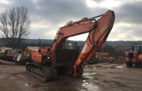 Гусеничный экскаватор Doosan DX 225 LC. Строительная техника б/у