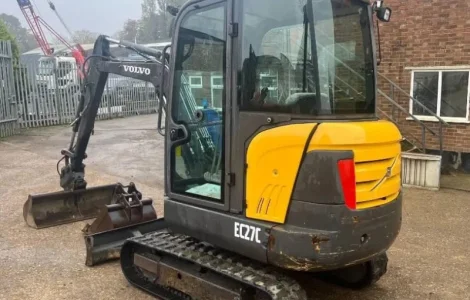Продам мініекскаватор Volvo EC 27 C