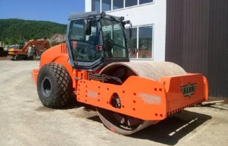 Каток грунтовый Hamm 3520