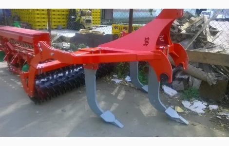 Глибокорозпушувач EUROMASZ з зубчастим катком. ПДВ