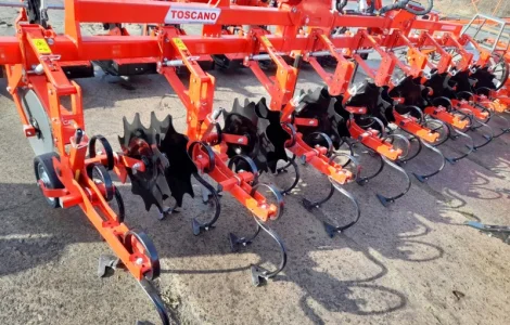 Міжрядний пружинний культиватор