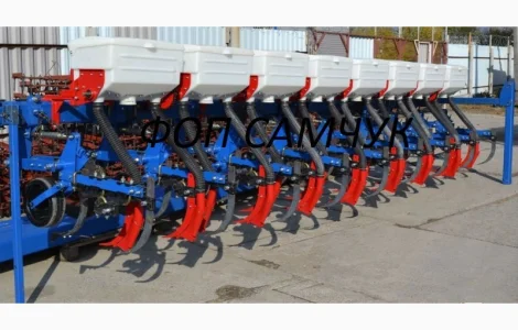 Культиватор КРН с удобрениями. Культиватор, банки для удобрения