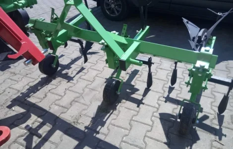Культиватор міжрядний пропольник окучник полольник підгортач 3 5 секцій Бомет Польща