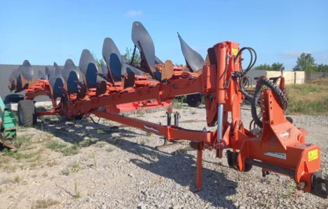 Плуг оборотний Kuhn Challenger 5+3 з відвалами Tekrone