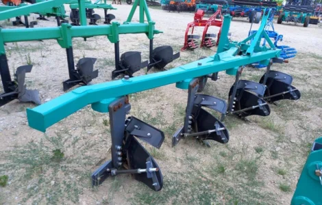 ПЛН 4-35, відвал пластиковий Tekrone