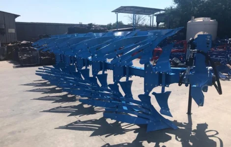 Навісний плуг 6-ти корпусний