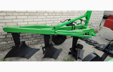 Плуг навісний польовий лемішний оборотний 3х корпусний на мтз