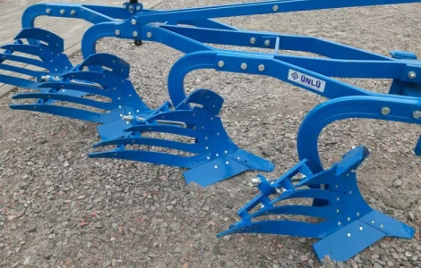 Турецький 3-х корпусний плуг Unlu