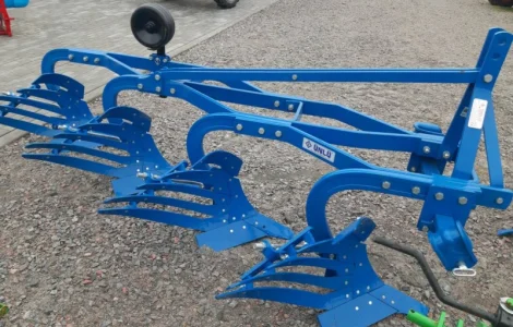 Турецький навісний ексцентричний 3-х корпусний плуг Unlu