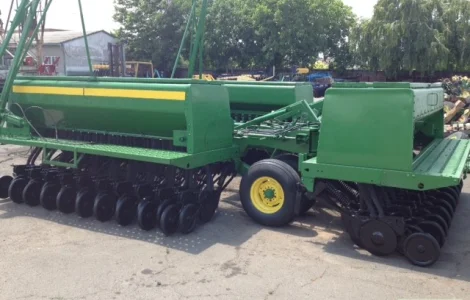 3-х секционная Сеялка зерновая механика джон Дир John Deere 455 9, 1м