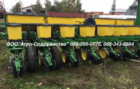 В наличии Сеялка Пропашная пневматическа John Deere 7200 из США-8 рядная из США