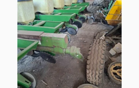 Сівалка просапна John Deere 7200/12 рядна пневма