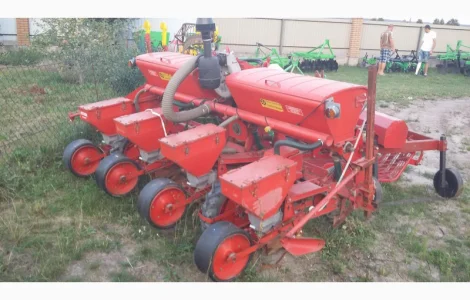 Сівалка кукурудзяна Becker Centra-Streuer на 4 рядки