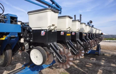 2011 г. б/у сеялка Кинзе Kinze 3600 16 рядная 31 рядная кукуруза соя