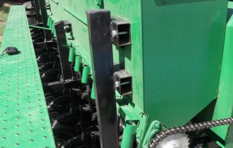 Продам туковый ящик с высевающим аппаратом в сборе great plains, John Deere