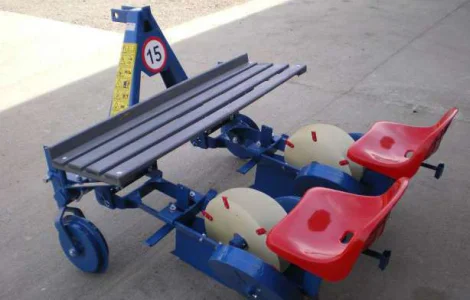 Рассадопосадочная машина 2-х и 4-х рядные Польша к трактору