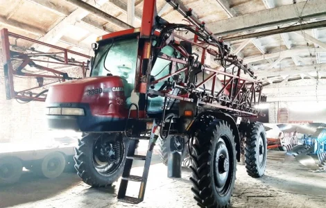 Опрыскиватель самоходный Case IH 3330 Patriot