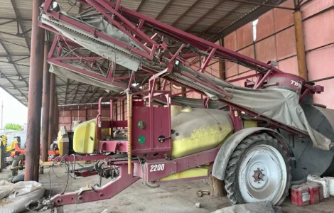 Обприскувач причіпний HARDI Commander 2200