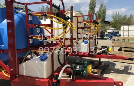 Опрыскиватель ОП-2000 с маятниковой штангой 18 метров ( тройная форсунка)