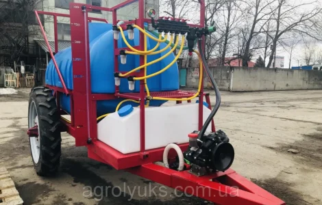 Опрыскиватель ОП 2000 - прицепной, итальянское оборудование
